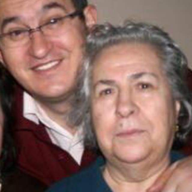 Eskimeyen Dost Meslektaşım
<a href="/AtillaSertell/">🇹🇷 Atila Sertel</a> in acısını paylaşıyorum.Adamı Adam Eden Ana'nın mekanı cennet gönüllerdir!