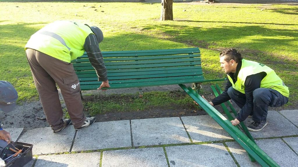 MartinezAyerra's tweet photo. Seguimos trabajando en el plan de recuperación del mobiliario urbano de Plaza y Parques de la Ciudad @JulioGarro https://t.co/CuZ9TB5t1V