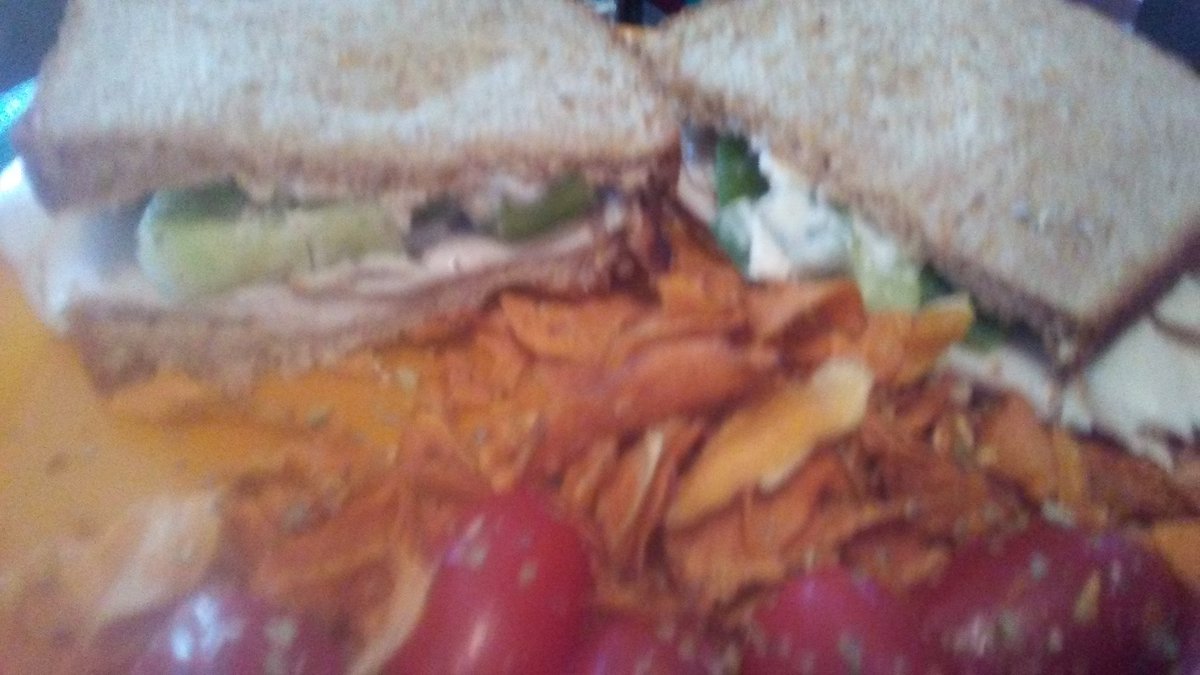 DoreneShaver's tweet photo. This #turkey #sandwich #deli #style i made was so #ofthehook good #sweetpotatochips n #grapetomatoes #cucumber/mayoπ https://t.co/sLZ6LQHn8U