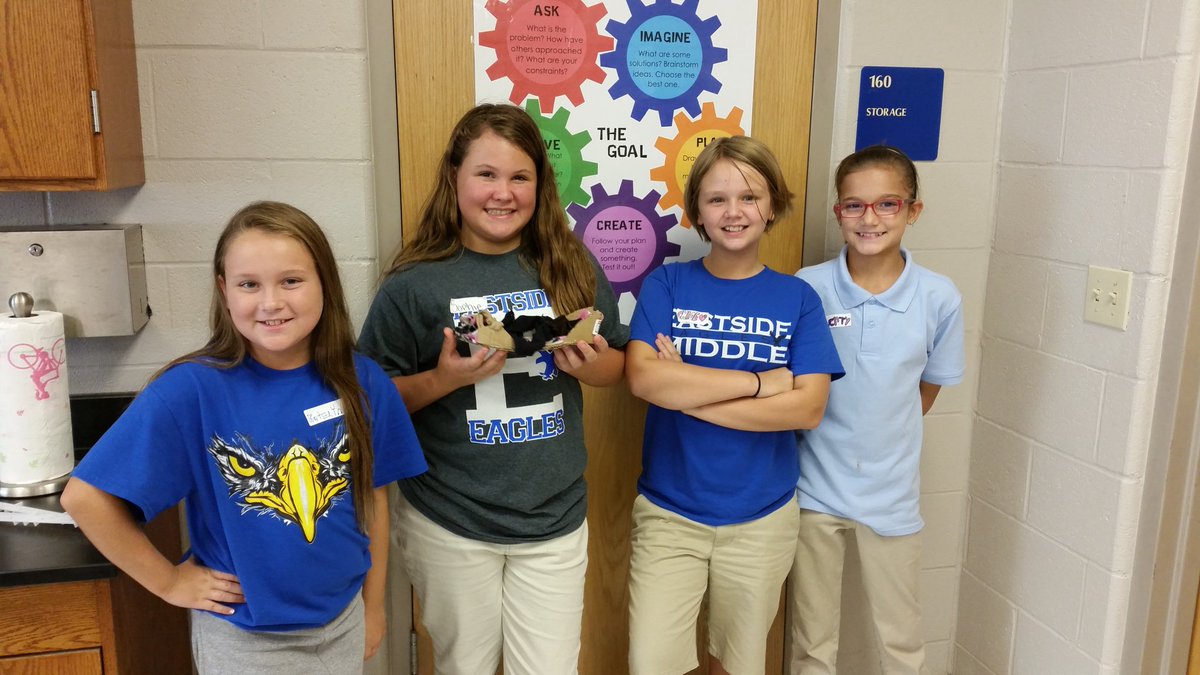 Eastside_PLTW's tweet photo. Awesome orthosis devices designed by @SOARwithPRIDE 6th graders in @PLTWorg @PLTW_KY #STEM lab https://t.co/kkzRTtYPwH