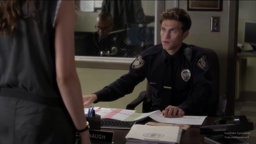 NewGirlThings_'s tweet photo. Toby Cavanaugh 
(5x17) https://t.co/8S8sqCkpOp