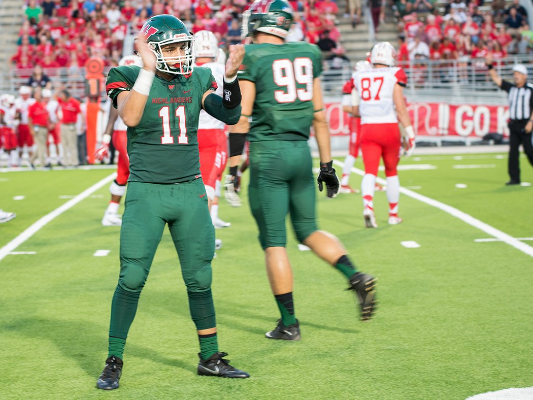 WOLsports's tweet photo. Congrats to our new Athletes of the Week, @CPVBCavs' @clausen_cc and @twhfootball's @ZachLaCanfora! https://t.co/MLDDDz6Afl