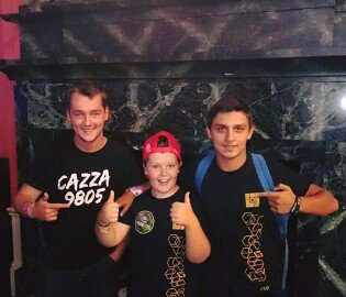 cieronSD's tweet photo. Good night all, remember day one and two vlogs are on my channel #LOGLive2016 https://t.co/gKZKSkagPv