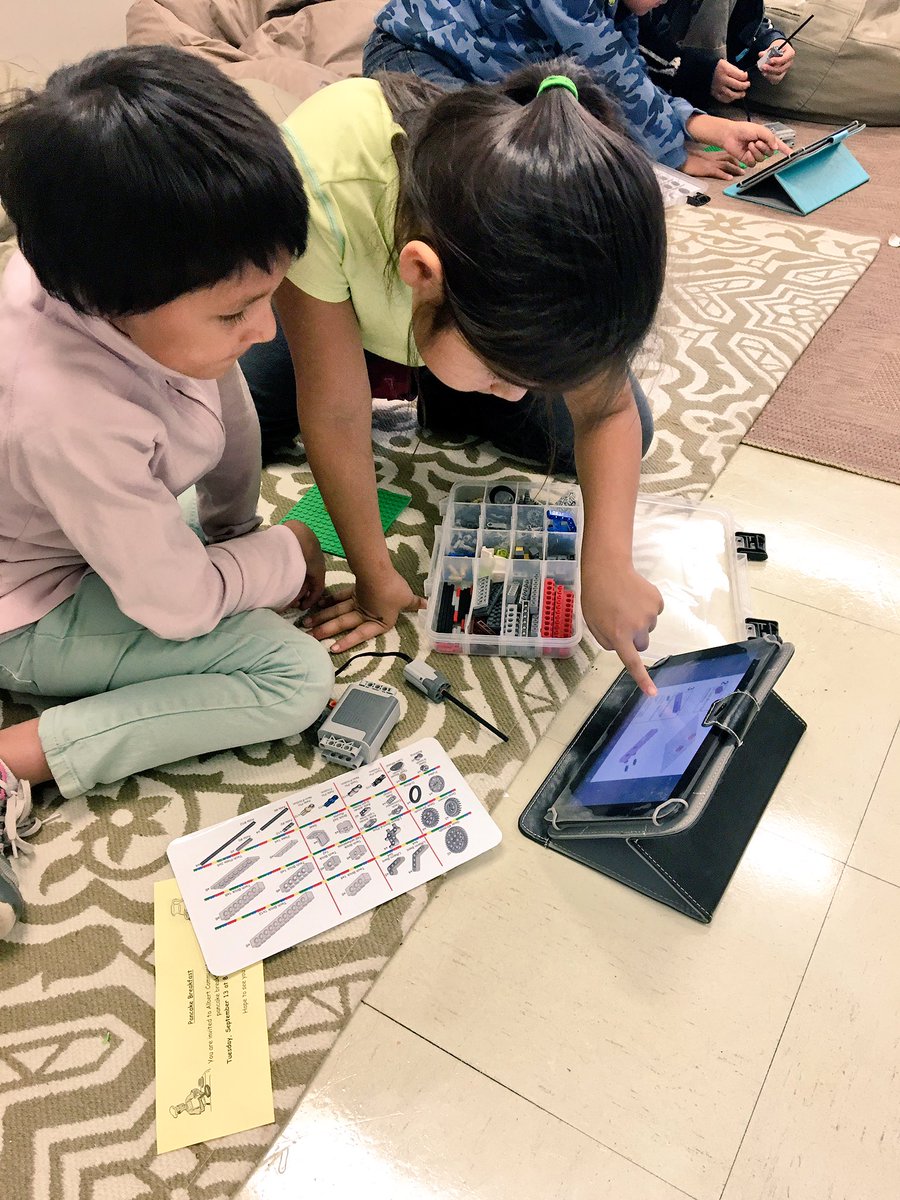 DreamBrokersSK's tweet photo. Awesome start to our @Bricks4KidzYQR after school program! @Albert_School #AlbertAwesome https://t.co/3LfiBAimPP