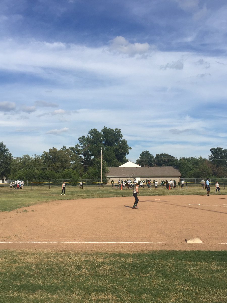 cspannagel's tweet photo. Just enjoying beautiful weather as a @LMSLions https://t.co/zrUxuLGlSG