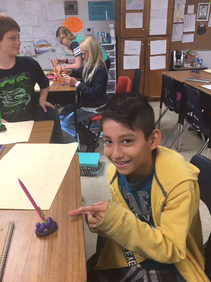 innovators_s's tweet photo. Create/ sculpt words in writing process. Using clay to study the process. @Curtis_Roos #whywisd #bethefifference https://t.co/50iAauWJiq