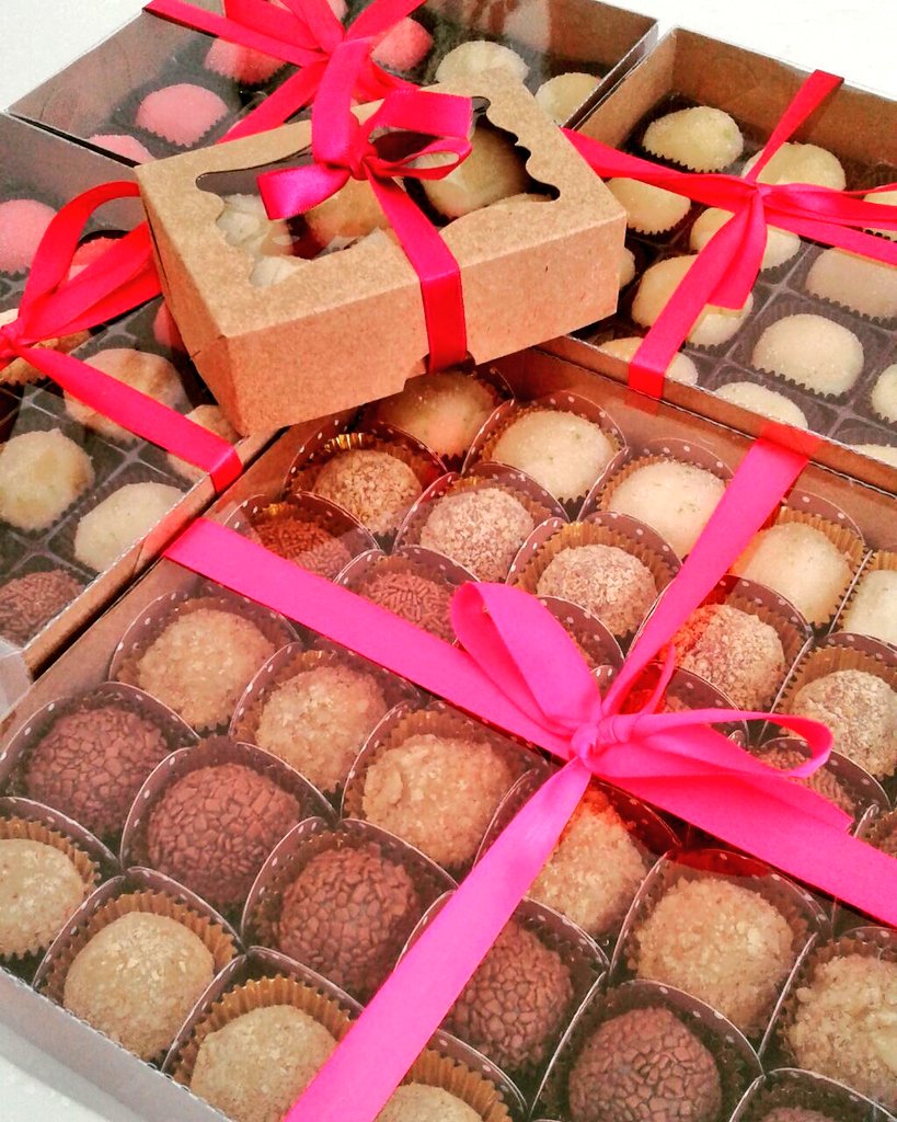 brigdajujuba's tweet photo. Já provou o melhor Brigadeiro do mundo ? 

#brigaderiadajujuba #omelhorbrigadeirodomundo #brigaderia #brigadeiros https://t.co/dPdoGwcQ65