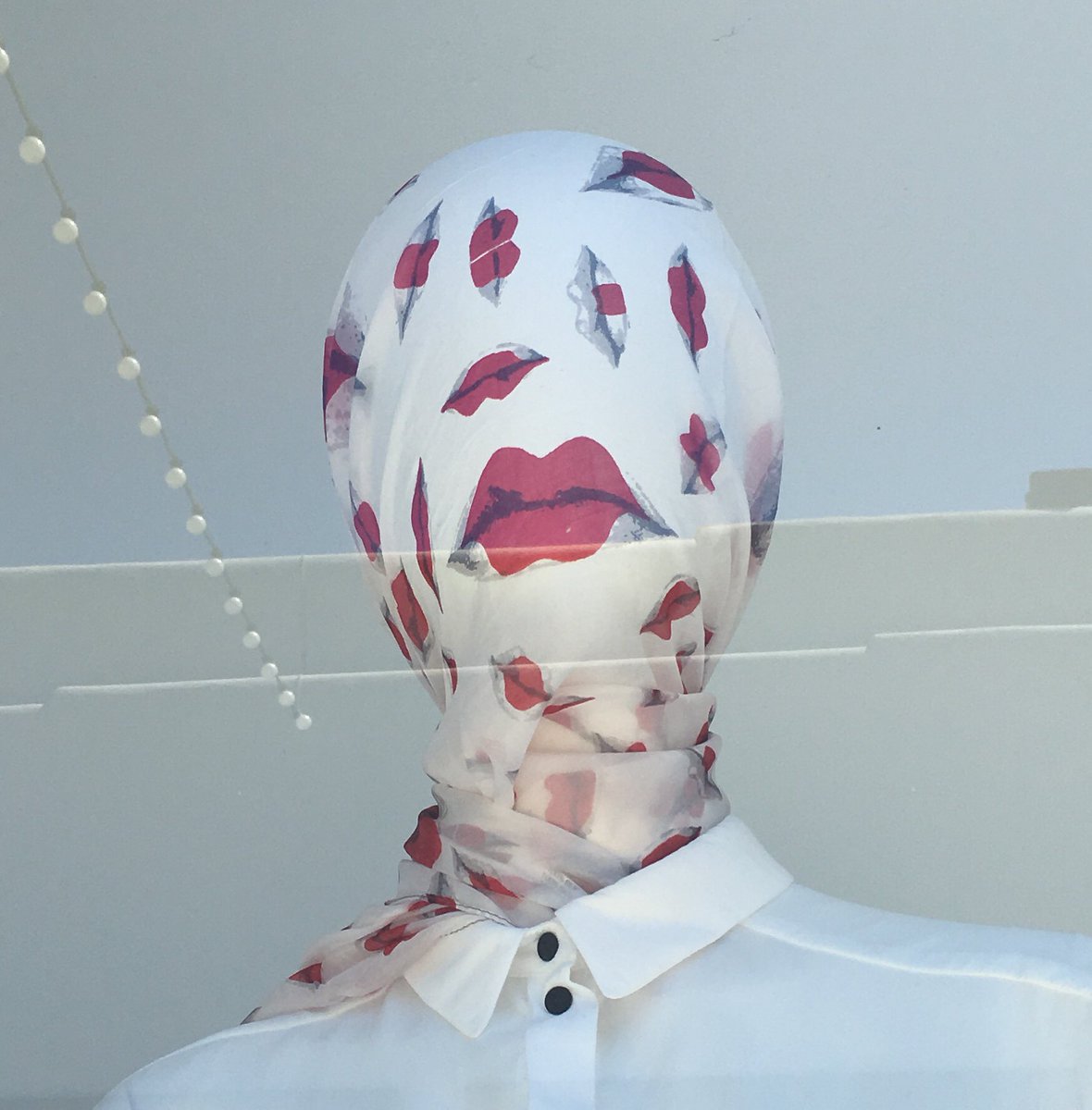 ThommyHutson's tweet photo. It's one way to wear a scarf, I guess. It's also one way to make mannequins more terrifying. (Way. More.) #IWouldRun https://t.co/fTWNbsgfe3