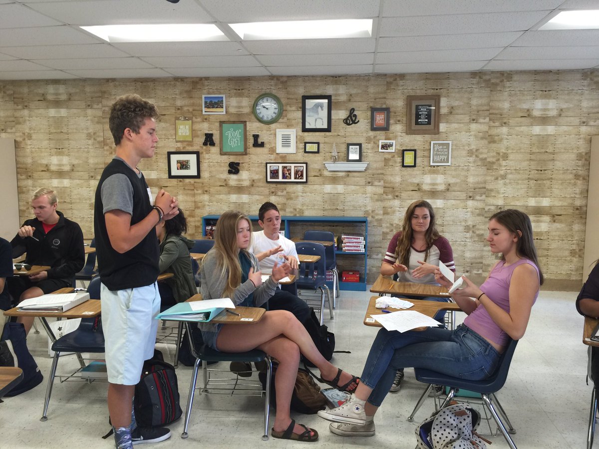 Miss_Higgason's tweet photo. Students practicing signs with each other using flash cards.☝🏼️👇🏼👋🏾✊🏻✌🏽👉🏼🖐🏻👌🏼👈🏾👍🏼✋🏽 #practicetillyourhandshurt #ASL2 https://t.co/rBbW3Lnhya
