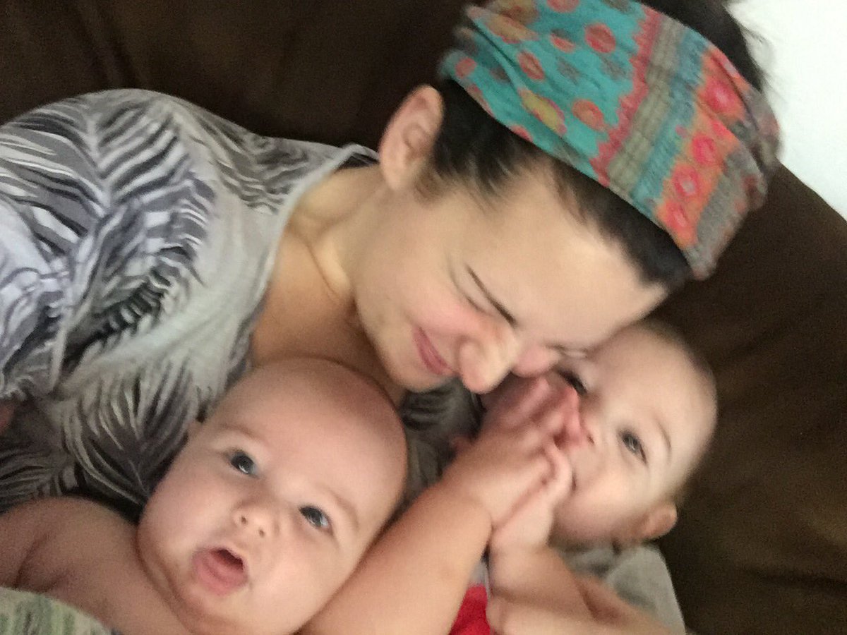 lnewman1201's tweet photo. I was just trying to get 1 good picture. 🙄 https://t.co/rSIWcaW7KN