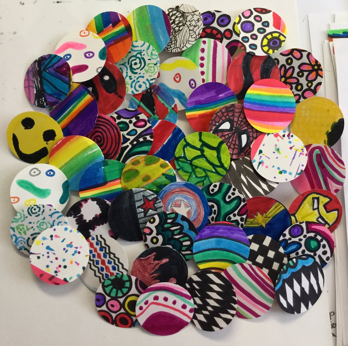 lmkemsdigital's tweet photo. @lmkemsdigital #dotday2016 @LandmarkSchool #wearemakingpins #pindots https://t.co/xlAq9iTacy