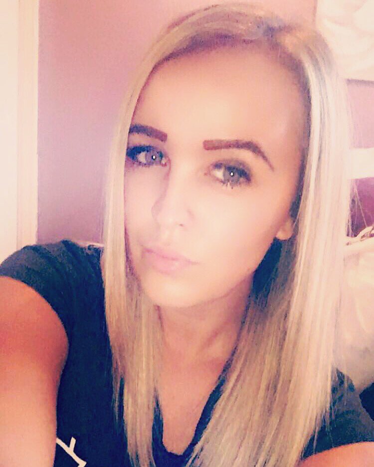 BeckieBolton's tweet photo. My hair is getting so longgggg ๐๐ผ #finallygrowing https://t.co/5xygrpq2tR