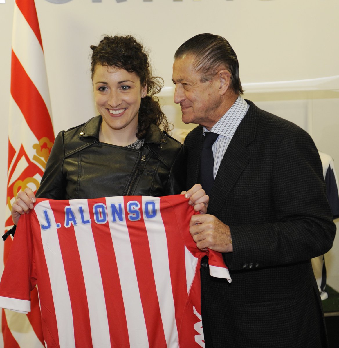 As_MasDeporte's tweet photo. Otra Guerrera que deja las canchas: @Jessicalonso18 Por @AS_Eojeda https://t.co/ycVKZBpVnC https://t.co/KLuajcNe8Z