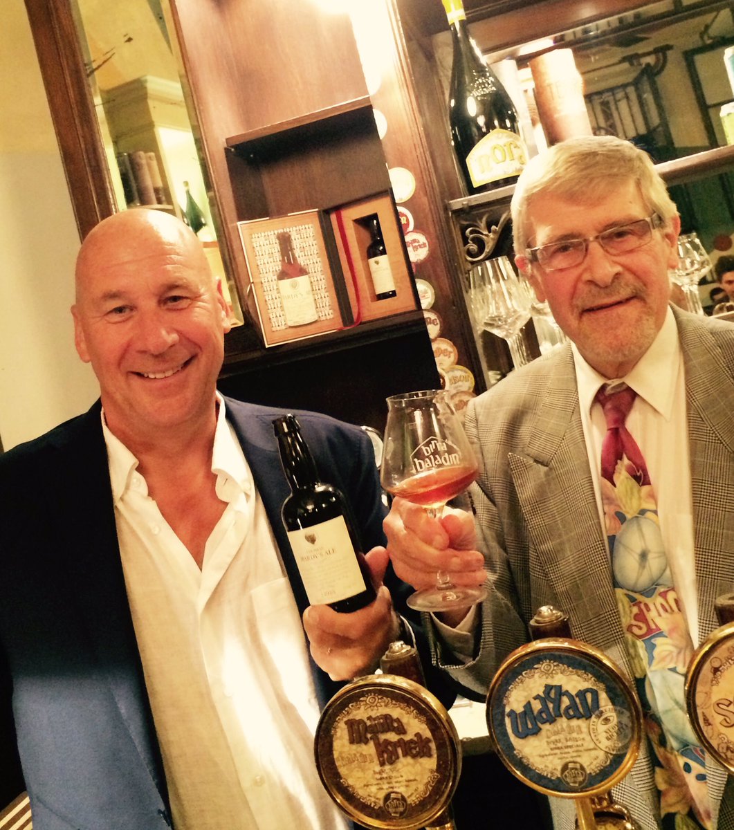 BaladinMilano's tweet photo. @RogerProtzBeer e Sandro Vecchiato @Interbrau_Spa brindano alla salute di @ThomasHardysAle https://t.co/p6s5ubK6ov