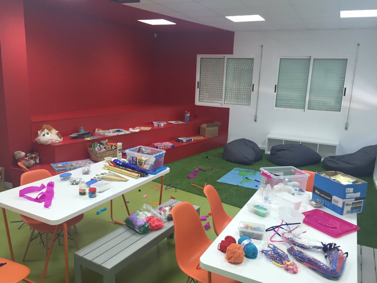 slatham18's tweet photo. Today Y2 found a magic key to the magic toy makers workshop!#ipcentrypoint #innovativelearningspace @newton_college https://t.co/sn4AZg3XLA