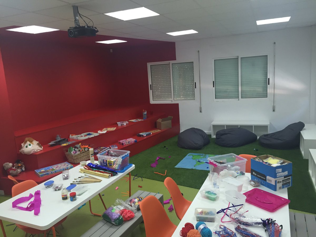 slatham18's tweet photo. Today Y2 found a magic key to the magic toy makers workshop!#ipcentrypoint #innovativelearningspace @newton_college https://t.co/sn4AZg3XLA