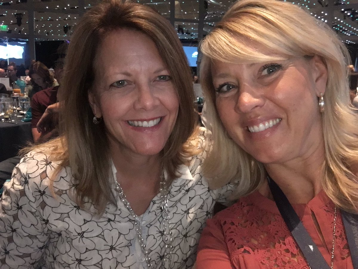 maryckolben's tweet photo. #DENStartupWeek spending time with the amazing Lissa and a bunch of amazing entrepreneurs... https://t.co/0aj9OAQUxY