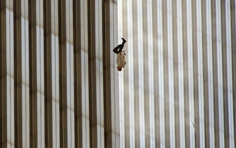 _LABLOOM's tweet image. Un reportero gráfico, detrás del 9/11.
Historia tributo a la fotografía.
#_labloom bit.ly/2cajzTH