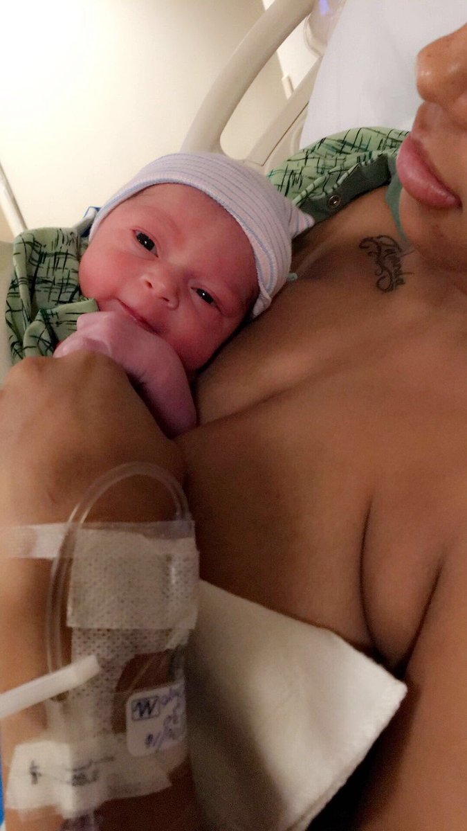 BarbieTreynisha's tweet photo. Nevaeh Sundara Jabbaar the Love of my Life. Mommy's Baby 8.31.16 at 1:39am 6lb 14oz 20in long ❤️💕👶🏽 https://t.co/Yuc6VbQhBd
