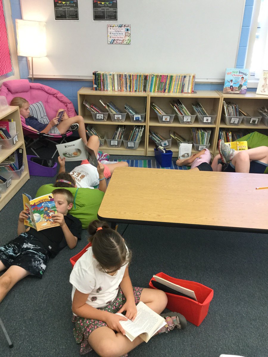 pagel_lexie's tweet photo. Third graders are building their Read to Self stamina and rocking it! #hssd #thirdgrade #suamicopanthers https://t.co/rbUsW29yrx