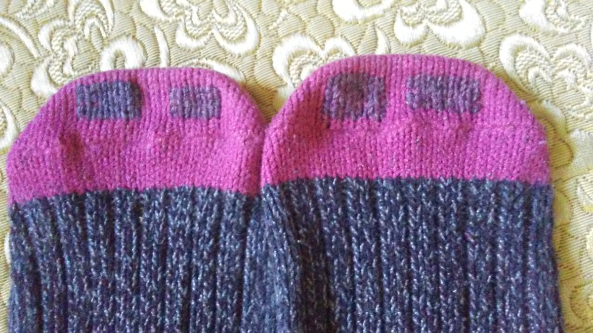 KathleenONeil's tweet photo. Knitting achievement unlocked: Swiss darning. #patchingholes https://t.co/hYaOLFYFMr