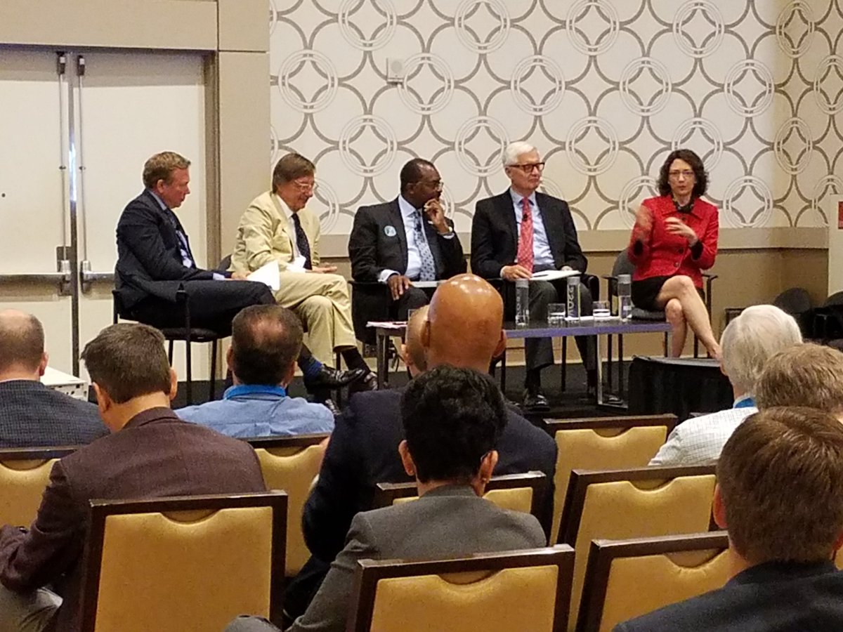 markteschauer's tweet photo. Polly Trottenberg @NYC_DOT leading a dialogue on #SmartCities w/@COTABus @UITPnews @stminfo @TRBofNA #APTAannual16 https://t.co/9bzDkzfeLA