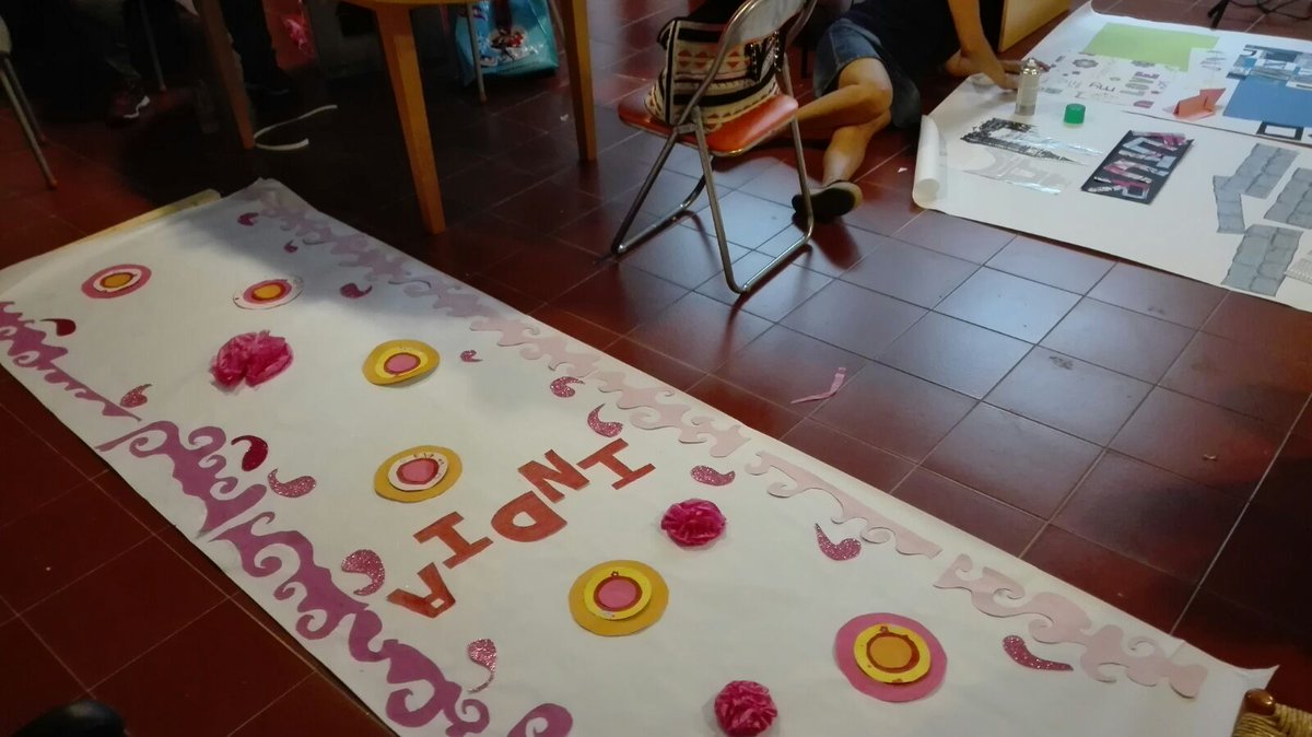 micefestival's tweet photo. Preparant la presentació de la MICE el dissabte 17 al MIM de Sueca.  Mussols&amp;mussoles at work!!! https://t.co/dgDSVYCMgt