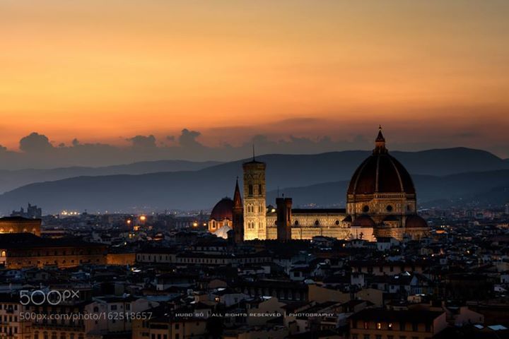 LoveThisPlaceF's tweet photo. Duomo https://t.co/MtRCC6y4jZ #Landscape #Nature #Travel #AroundTheWorld #Ilovethisplace PHOTO BY hugo_so #iloveth… https://t.co/37IuIdRtyb