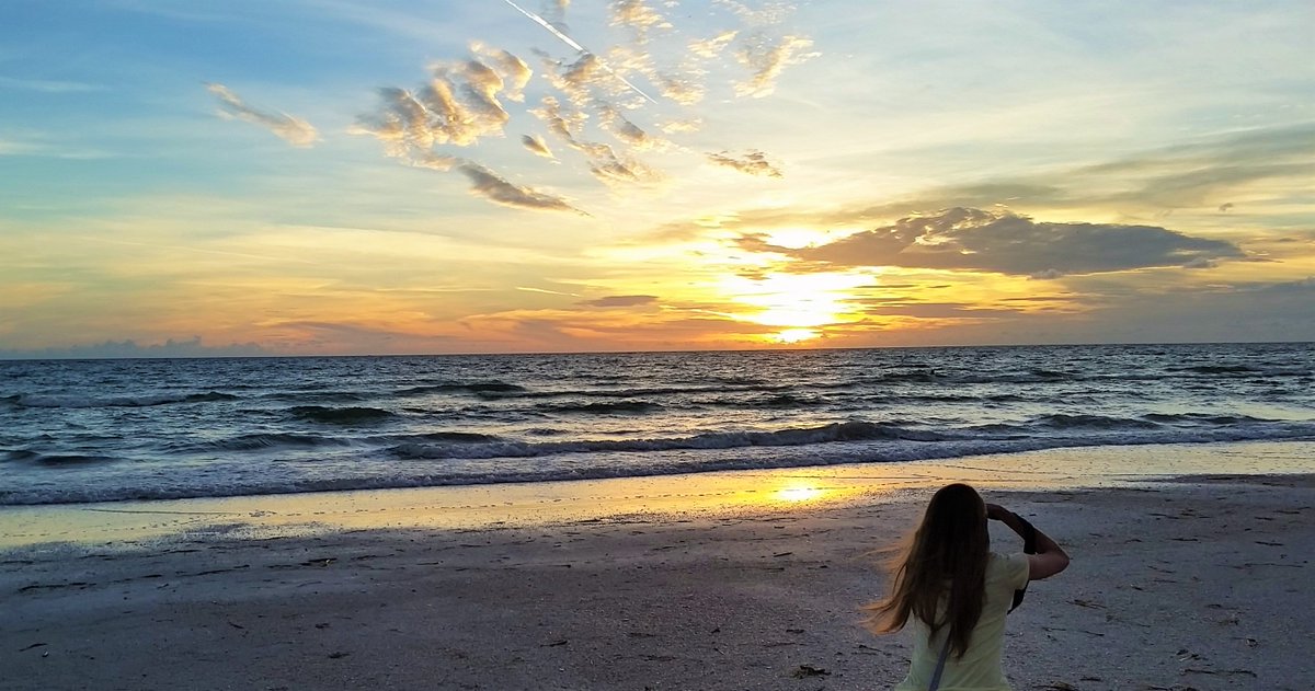 JohnsonStrings's tweet photo. During our last evening vacationing in FL, we visited Sunset Beach at well, sunset! Laura - ever the photographer! https://t.co/f2ukSAYG7V
