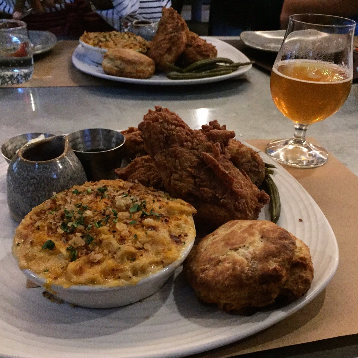 ChelasKitchen's tweet photo. Sunday night #ChickenDinner @Sessions_SF #nosundayscaries #foodie https://t.co/TNTpDWddXD
