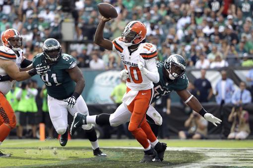 ThatSportShow's tweet photo. Robert Griffin III Injury Update: Browns QB Placed on IR, to Be… https://t.co/axo1rdsuGG #CLE #Browns #NFL https://t.co/Oir8KbAm1l
