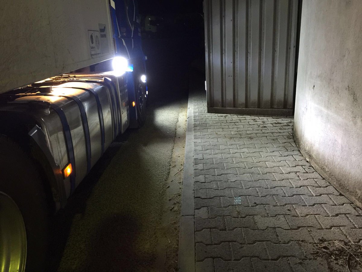 Borgijink_'s tweet photo. Op zoek naar LED werklampen? CE keur, 2 jaar garantie en 100% waterdicht!
Info/bestellen: info@borgijink.com #led https://t.co/kLlJIVWFdj