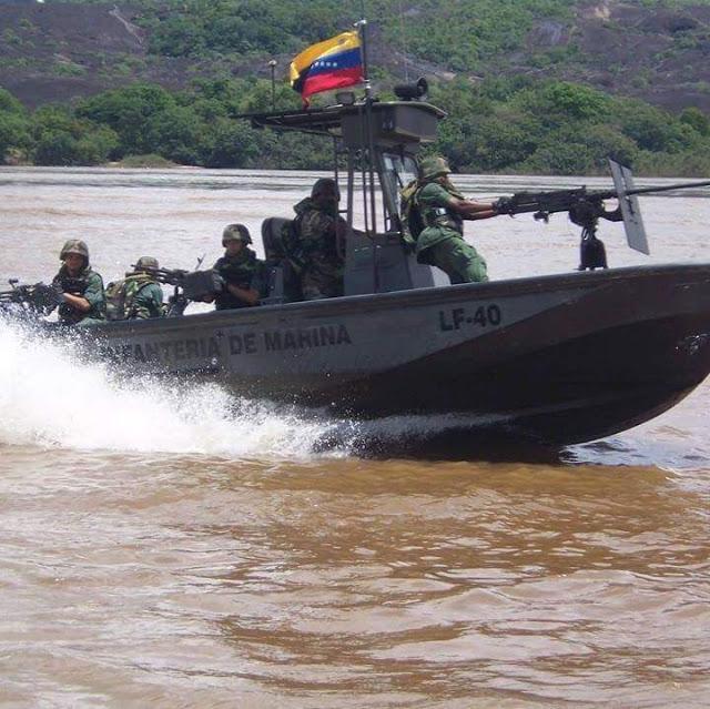 Comando Fluvial CsLO4xjWgAEQHlu?format=jpg&name=small