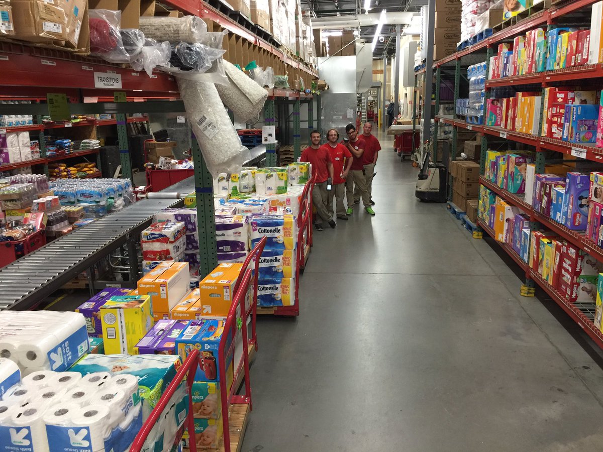 17 extra vehicles this morning, 11 more after the 1's! #G196SharkAttack  <a href="/adriennelebo/">Adrienne Lebo</a> <a href="/Jeff_DeMoss/">Jeff DeMoss</a> <a href="/EBTarget2559/">Eric Bakken</a>