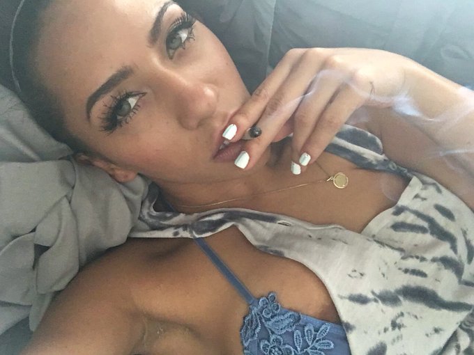 I'll be on @CamSodaLive tonight ;) DM to ask about skype and premium snap chat🔺 https://t.co/RfIsys0<a class="tags" href="/tag/camsodalive">@camsodalive</a><a href="/tag/deepershow"class="tags"><span>#deepershow</span></a>