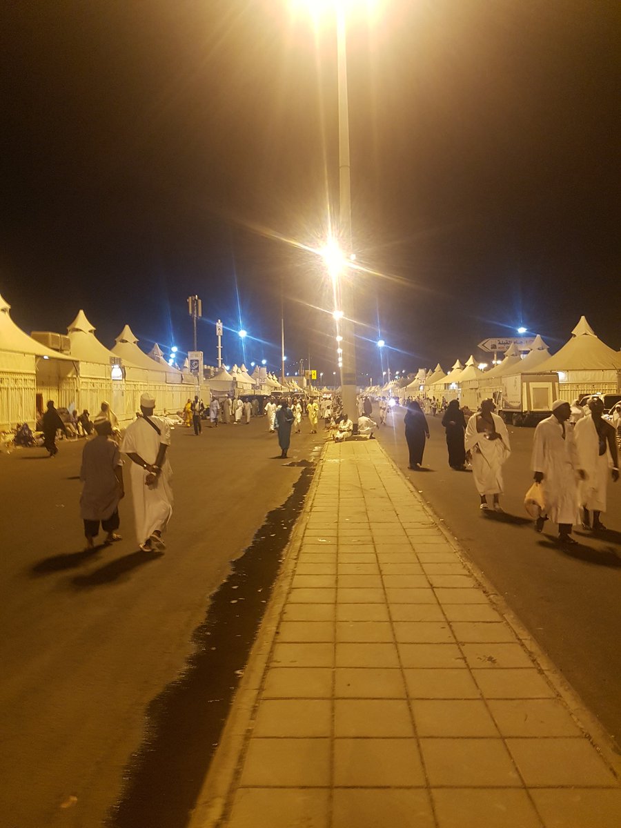 mo_souley's tweet photo. QG #Benin au #Hadj2016 Live from #Mina!Que Allah accepte nos prières !Amin https://t.co/bMlwIb8vg3