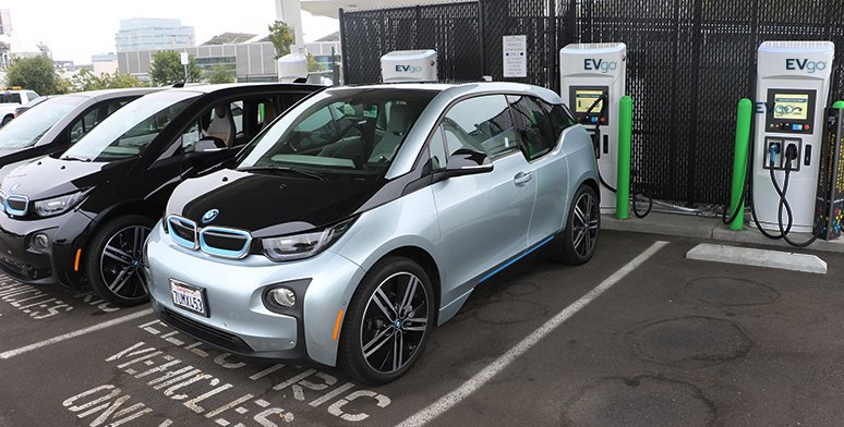 evgonetwork's tweet photo. Taking EVs forward! We’re finalists for the 2016 ESNA Mobility Innovation Award! Vote EVgo: https://t.co/87ahpywysO https://t.co/uIGfco5tNn
