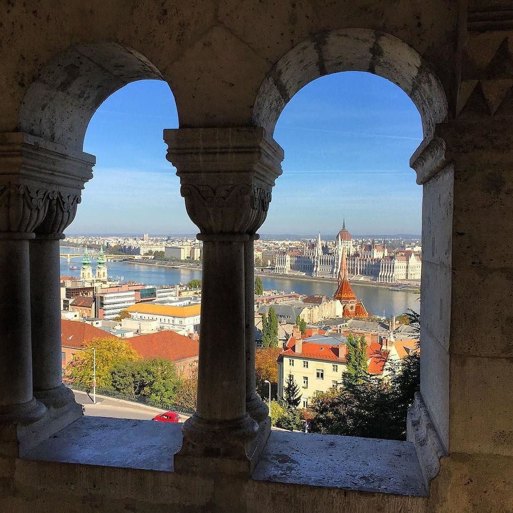 AmaWaterways's tweet photo. Views from Buda Castle are breathtaking! Thanks for sharing, @elissavb! #regram #thisisbud… https://t.co/EGcbH0sGmJ https://t.co/5dbPF4PEoq