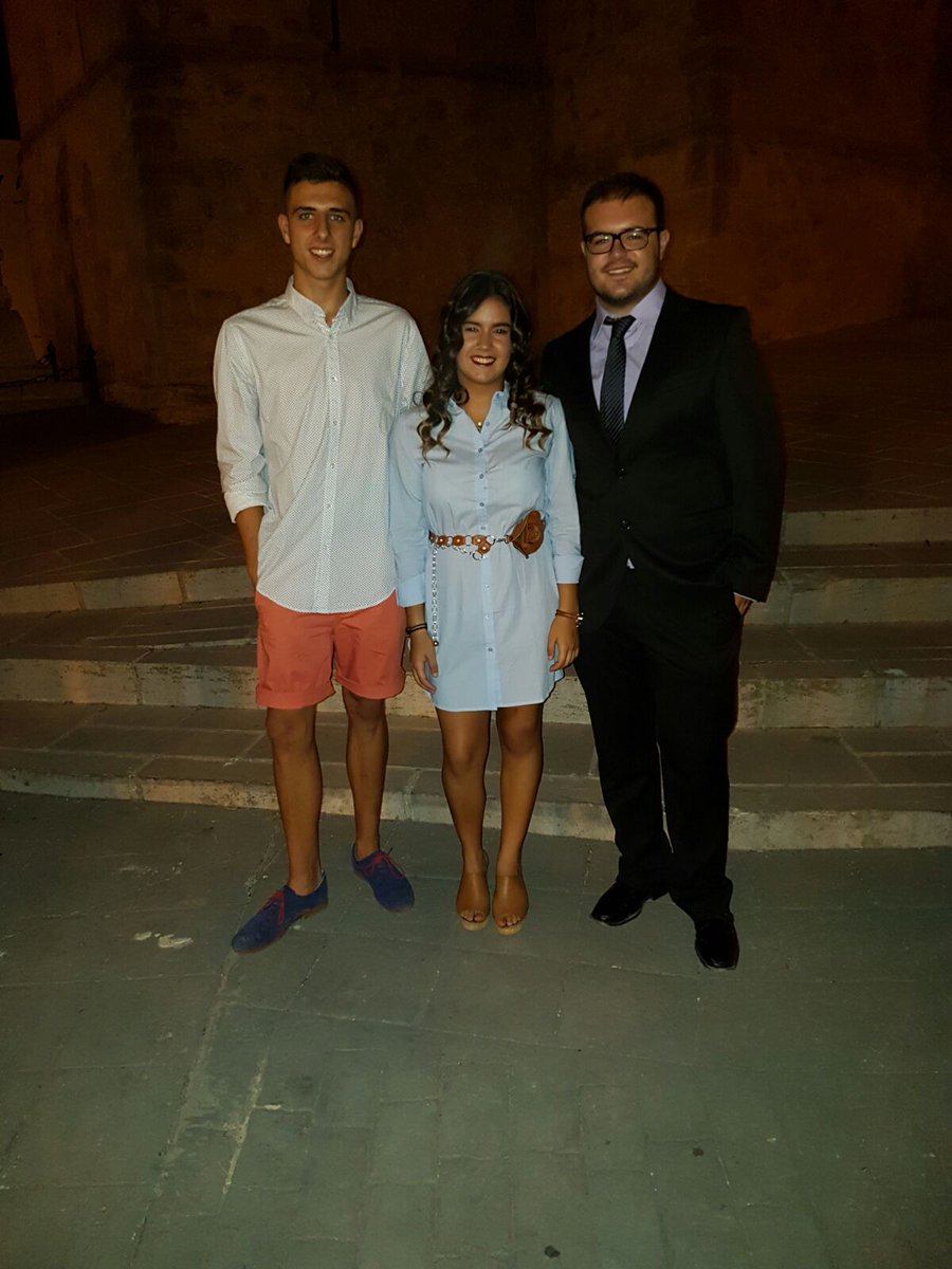 javi240696's tweet photo. Y gracias también sobretodo a esas personas especiales💕👌👌 https://t.co/8NeZahFcVA