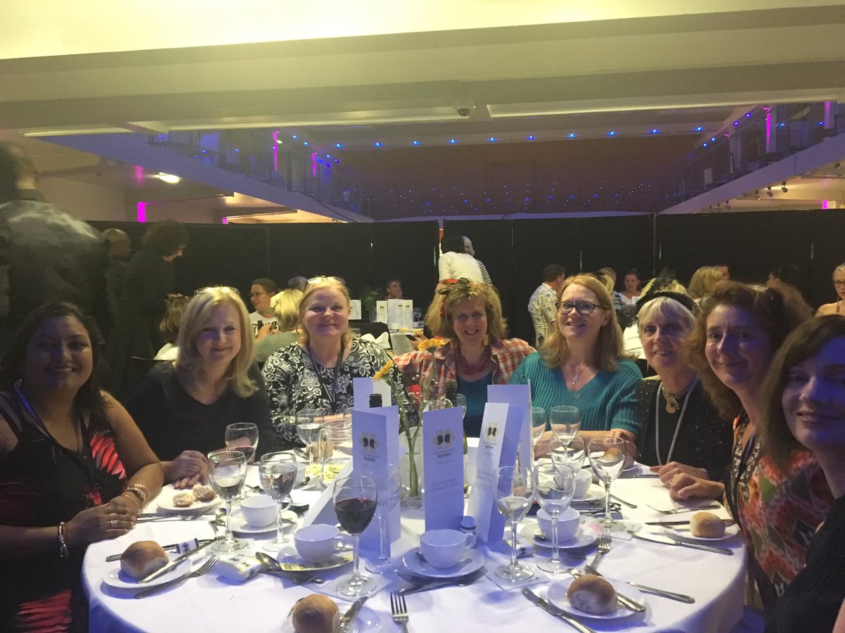LeeAnn_SLT's tweet photo. @TalkingMats @stmarysbexhill Communication Matters Conference 30th bday dinner with Talking Mats team.#CMconf2016 https://t.co/JTmibezd8U