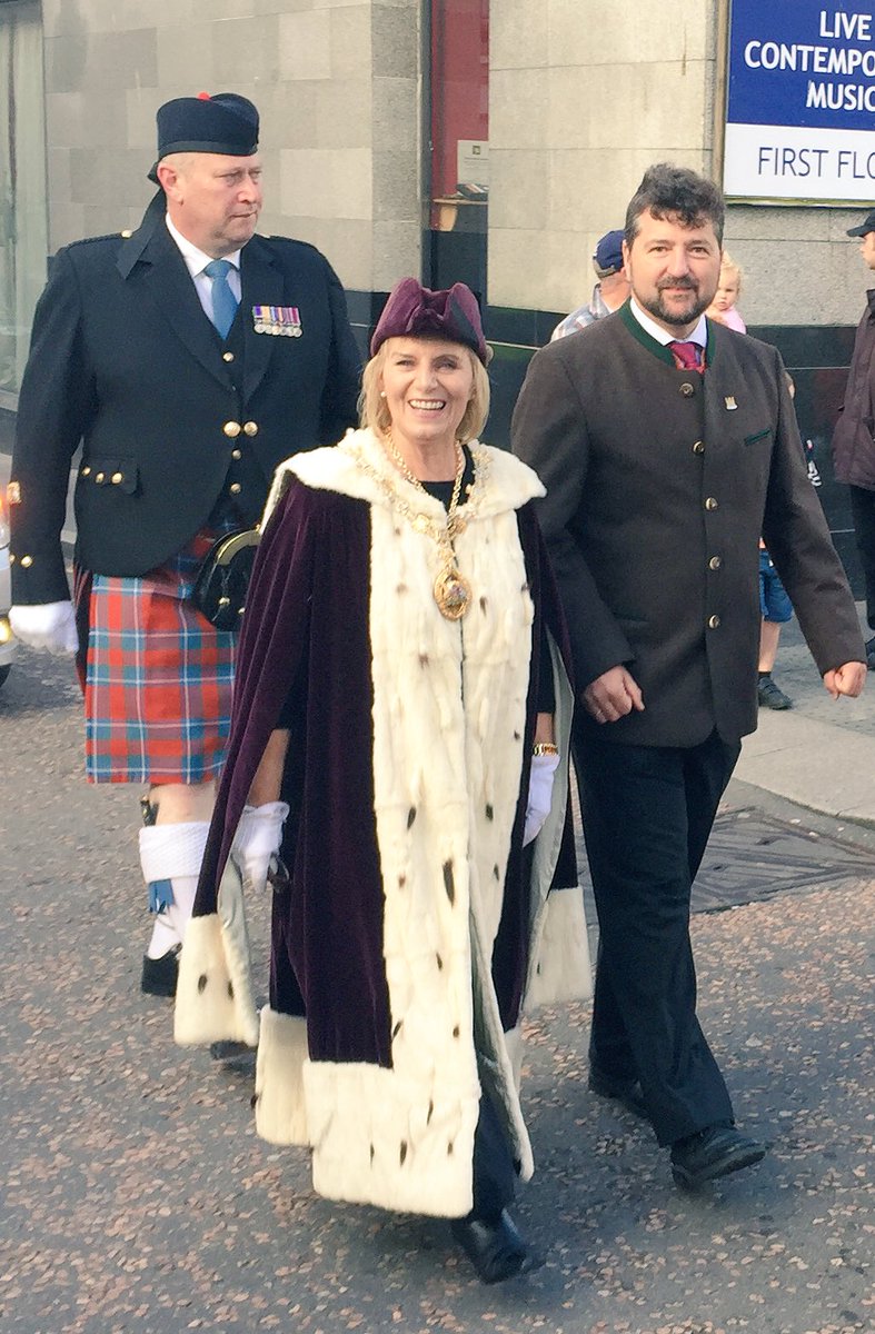 Provost of Inverness <a href="/CllrCarmichael/">Helen Carmichael</a> welcomes Twin City Dep.Mayor of Augsburg to Kirking of Council <a href="/HighlandCouncil/">The Highland Council</a>