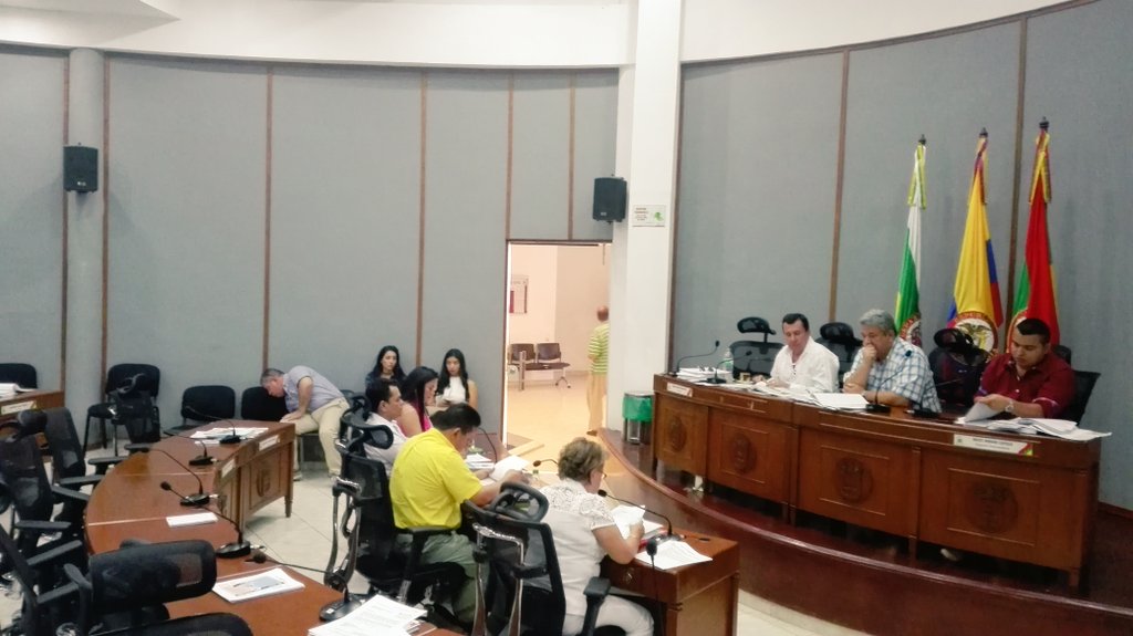 Concejodeneiva's tweet photo. Primer debate proyecto de acuerdo "Por medio del cual se establece el impuesto de #alumbradopublico en #Neiva" https://t.co/lLXFf8AaOw