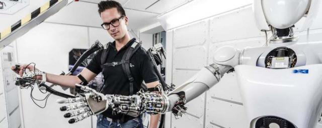 engineeringcom's tweet image. How will the #IIoT make it possible for #telerobotics be used in manufacturing? ow.ly/HLfb3048l7S