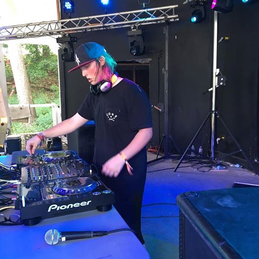 realhansplay's tweet photo. Incredible vibes at #FarmOnFire this weekend... @MBFP614 #trap #future #HansPlay https://t.co/nnqsG7ijNb