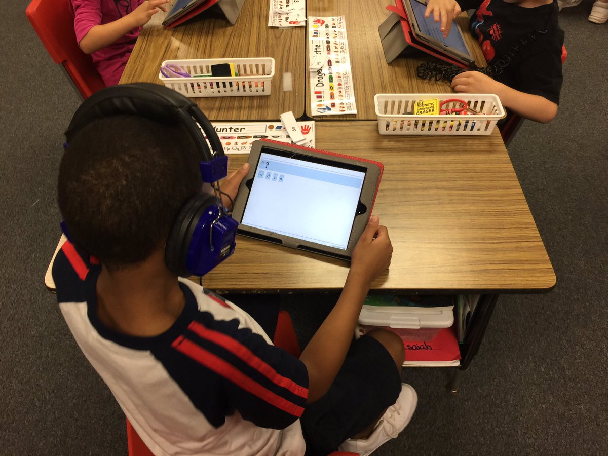 Mr_Depo's tweet photo. So awesome to see 1st graders using IPADs today #ptsrocks https://t.co/gKANqeoeI5