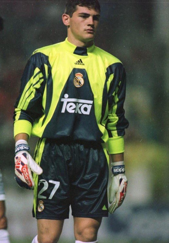 IkerCasillas's tweet photo. Hoy se cumplen 17 años, seguimos 👊🏼💥 https://t.co/U05YrtEGKu https://t.co/G5TWRZoCtq