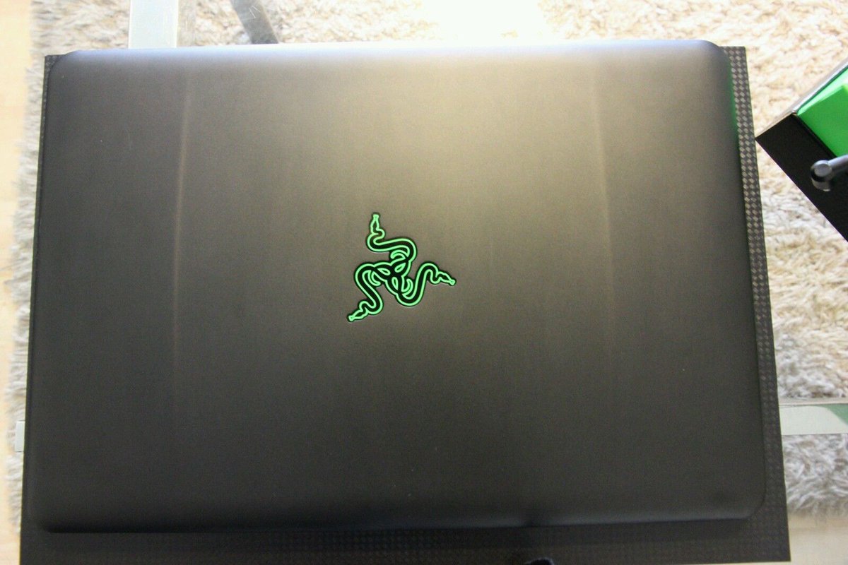 xRedChills's tweet photo. Giving This Razer Laptop to ONE Lucky Person who Follows me @xRedChills and RETWEETS This! #giveaway https://t.co/Mkjd6QyYFG