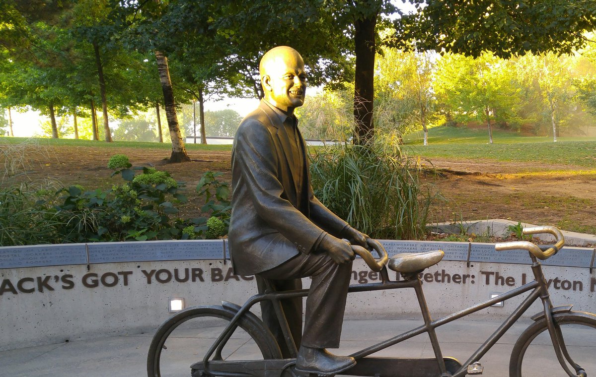CulDeSacHero's tweet photo. 2011-05: 26 seats from #PMOC
2011-08: State Funeral
Claimed cancer was in remitance
#RIPJackLayton
#HillarysHealth https://t.co/oW0fIVz0bj