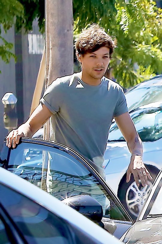 stantwths's tweet photo. I'm getting driving instructor fic flashbacks thank you @ god https://t.co/KTv6iFm80H
