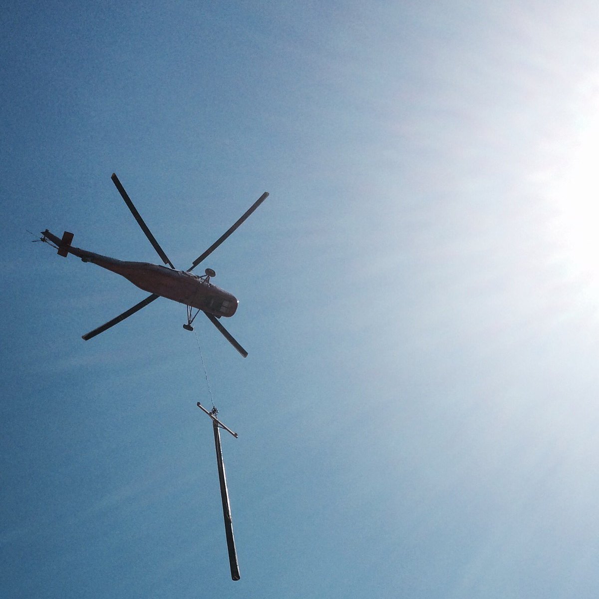 WelkAviation's tweet photo. Our heavy lift capabilities help eliminate environmental impact. ๐ท: Robert Vangilder #WelkAviation #SummitHelicopter https://t.co/2RAck2Ofal